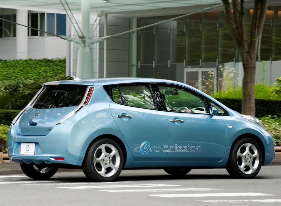  Nissan Leaf 2010 года  (JP) (фото 8 из 11)